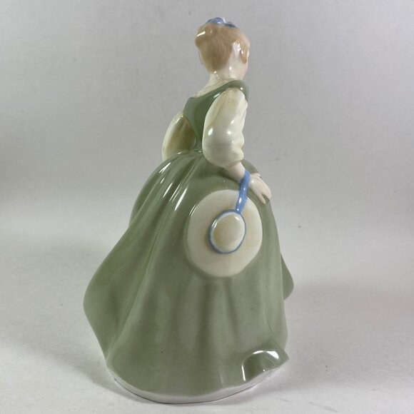 1966 Royal Doulton England Bone China Figurine HN 2211 FAIR MAIDEN Green - Picture 5 of 9